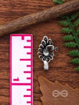 A DAZZLING BEAUTY - OXIDISED PRESS-ON NOSEPIN