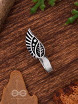 LEAFY WHISPERS - OXIDISED NON-PIERCED NOSERING