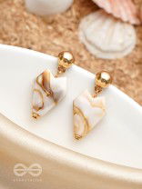 The Chic Shell- Golden Embellished Earrings