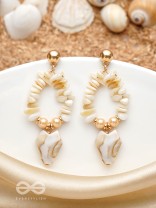 The Coastal Charm- Golden Embellished Earrings