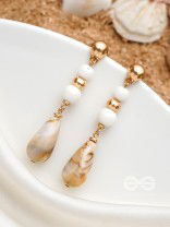 Sand n Pearls- Golden Embellished Earrings