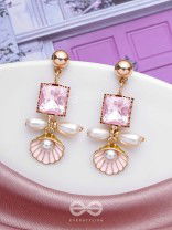 The Splendid Shell- Golden Pearl Earrings