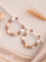 THE SANDY SHORES- THE CLASSIC HOOP EARRINGS