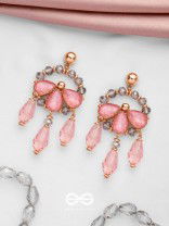 BOLD BLOSSOM BEAUTIES - GOLDEN STATEMENT EARRINGS