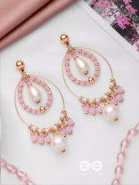THE PINKING PEARLS - CLASSIC PEARL EARRINGS