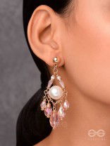 PRETTY PEARL POP  - CLASSIC DROP EARRINGS