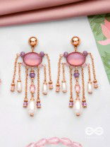THE SHOWER OF ELEGANCE - CLASSIC PEARL EARRINGS