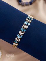 THE AQUAMARINE DELIGHT - ELEGANT MULTILAYERED BRACELET