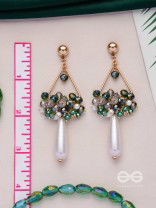 THE WILD HANGINGS - TRIANGLE DROP EARRINGS (GREEN)
