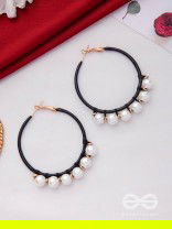 SLEEK AND CHIC CIRCLES - PEARL HOOP EARRINGS 