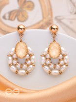 THE IVORY ELEGANCE - ELEGANT DROP EARRINGS (GOLDEN)