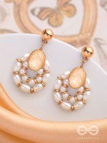 THE IVORY ELEGANCE - ELEGANT DROP EARRINGS (GOLDEN)
