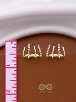 CLAWS OF DESTINY - GOLDEN STUD EARRINGS
