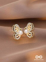SPREADING THE WINGS - GOLDEN PEARL STUDS