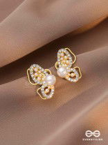 SPREADING THE WINGS - GOLDEN PEARL STUDS