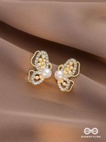 SPREADING THE WINGS - GOLDEN PEARL STUDS