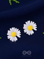 FORGET-ME-NOT - CASUAL STUD EARRINGS (WHITE)