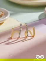 GLITTER GROOVE - GOLDEN STUD EARRINGS
