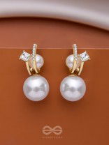 PEARLY GLITZ - GOLDEN SPARKLING EARRINGS