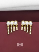 SWINGIN IN WIND - GOLDEN PEARL EARRINGS