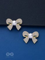 KNOT-A-LOT - GOLDEN PEARL SPARKLING STUDS