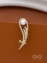 WING OF FREEDOM - GOLDEN PEARL EAR CUFF(one ear)