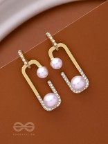 INTERLOCKED SPLENDOR - GOLDEN PEARL DROP EARRINGS
