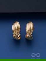 LEVELING IT UP - STATEMENT GOLDEN HOOPS