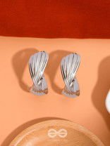 LEVELING IT UP - STATEMENT SILVER HOOPS