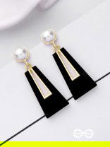 A SASS A DAY - BLACK & GOLDEN DROP EARRINGS 