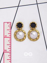 MIDNIGHT PEARL - STATEMENT DROP EARRINGS