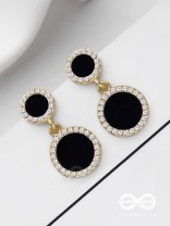 MIDNIGHT ENCHANTMENT - GOLDEN AND BLACK DROP EARRINGS