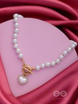 A LOVE AFFAIR - GOLDEN PEARL NECKPIECE