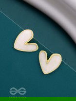 LOVEBEATIN HEARTS - CUTE ENAMELLED STUDS (WHITE)