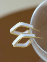 ONCE UPON A SQUARE - GOLDEN ENAMELLED EARRINGS (WHITE)