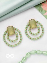 THE WHISPERS OF CRYSTAL - GOLDEN BEADED EARRINGS (GREEN)