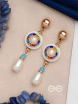 DAZZLING CELESTIAL SPIN - GOLDEN DROP EARRINGS