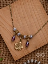 THE  GARDEN GRACE - CASUAL & ELEGANT NECKPIECE