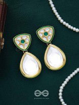 HARINMANI - THE EMERALD CUT - GOLDEN EMBELLISHED POLKI AND KUNDAN EARRINGS