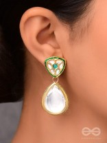 HARINMANI - THE EMERALD CUT - GOLDEN EMBELLISHED POLKI AND KUNDAN EARRINGS