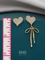 LUSTROUS LOVEBLOOMS - GOLDEN SPARKLING EARRINGS