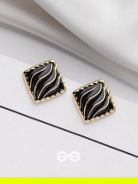 MODERN DELIGHTS - GOLDEN EMBELLISHED STUD EARRINGS (BLACK)