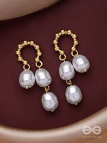 PEARLFECTLY DANGLING - GOLDEN EMBELLISHED DROP EARRINGS