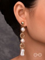CHAMPAGNE WHISPERS - GOLDEN EMBELLISHED EARRINGS