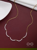 Pure Pearl Radiance - Casual Golden Neckpiece With Anti-Tarnish Coating 