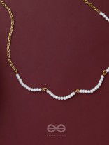 Pure Pearl Radiance - Casual Golden Neckpiece With Anti-Tarnish Coating 