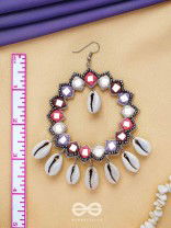 Drumalaya - Magical Sea Shells - Mirror And Shells Hand Embroidered Earrings