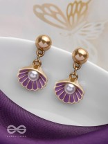 THE OCEANIC BEAUTY - GOLDEN EMBELLISHED EARRINGS