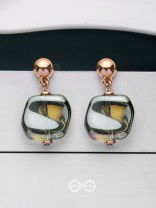 SMOKEY ELEGANCE - GOLDEN EMBELLISHED EARRINGS