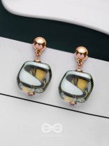 SMOKEY ELEGANCE - GOLDEN EMBELLISHED EARRINGS